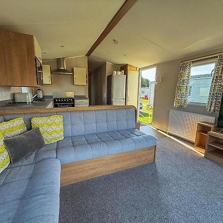Lovely 8 Berth Caravan In Southview Holiday Park, Ref 33042Tc Skegness Exterior foto